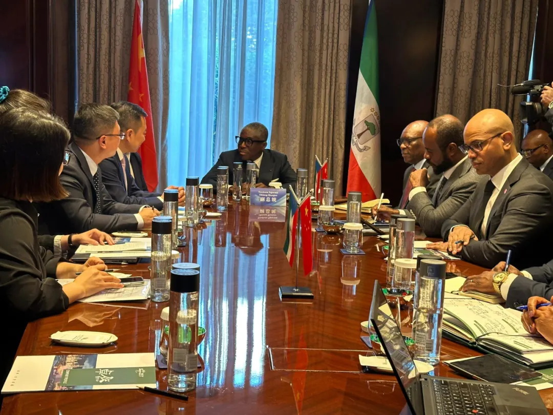 赤道几内亚共和国访华代表与九州酷游深入探讨产业协同发展 赤道几内亚共和国访华代表与九州酷游深入探讨产业协同发展