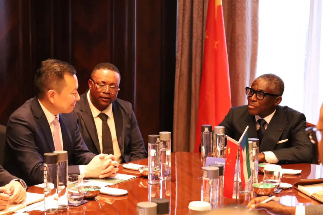 赤道几内亚共和国访华代表与九州酷游深入探讨产业协同发展 赤道几内亚共和国访华代表与九州酷游深入探讨产业协同发展